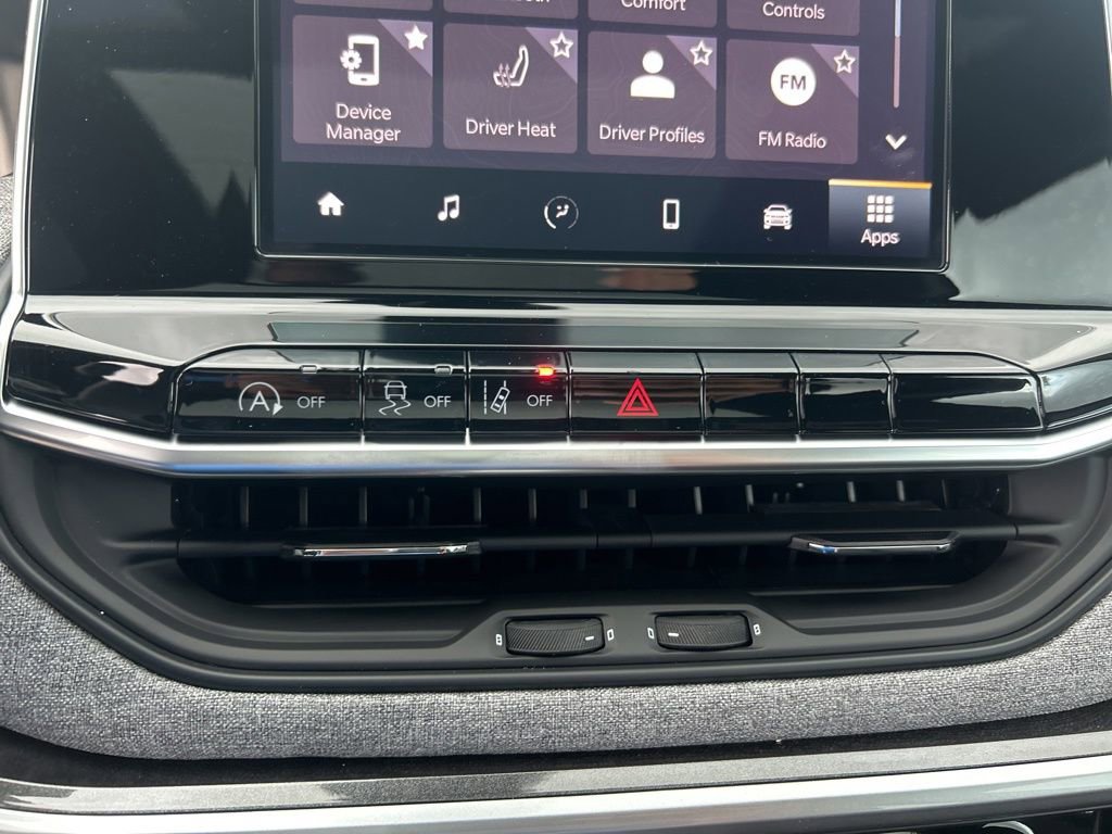 New 2025 Jeep Compass Latitude w/ Sun & Sound Group image 38