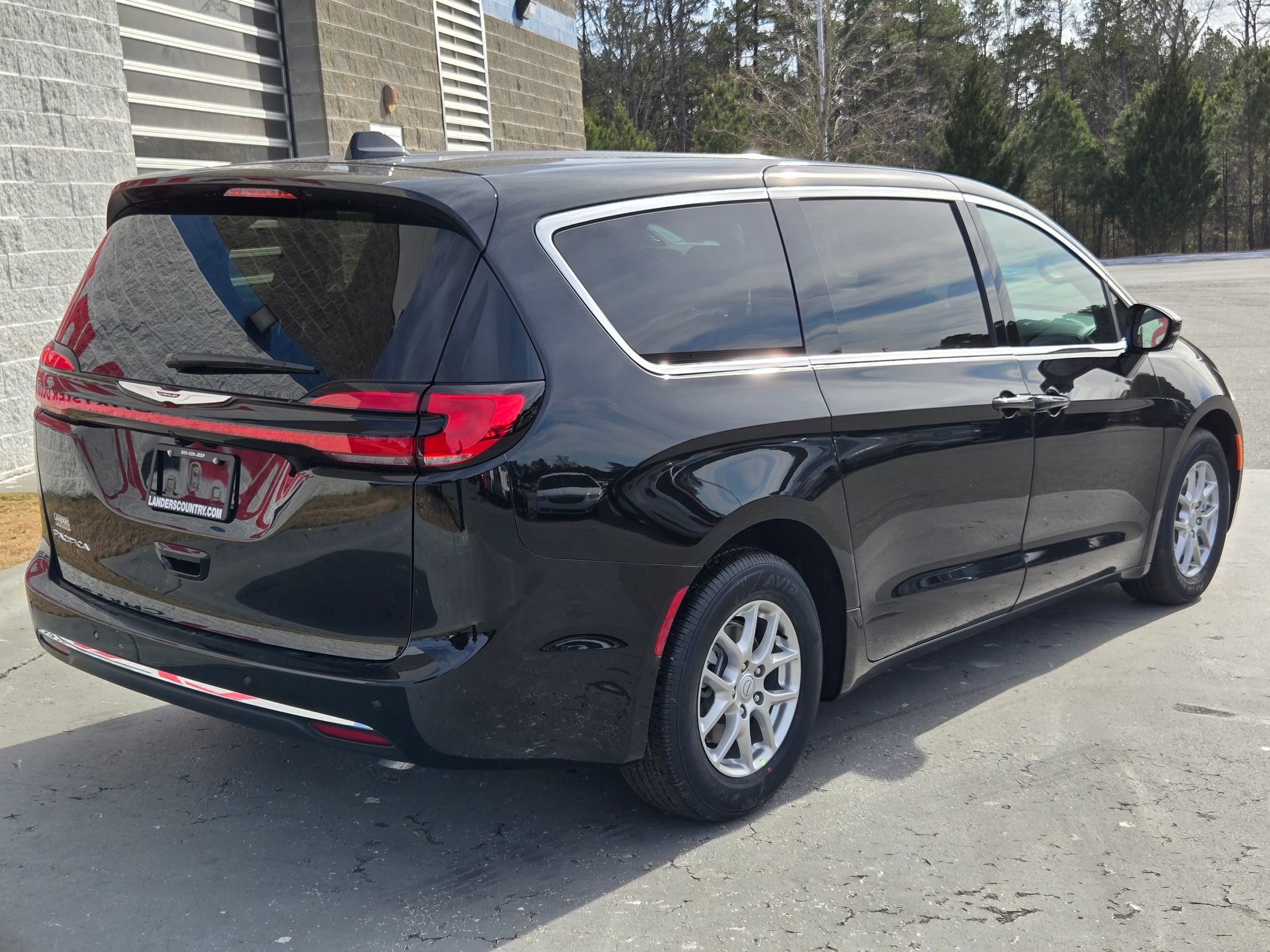 New 2026 Chrysler Pacifica Select image 7