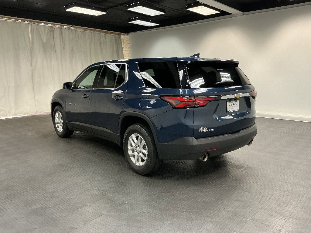 Used 2022 Chevrolet Traverse LS FWD image 4