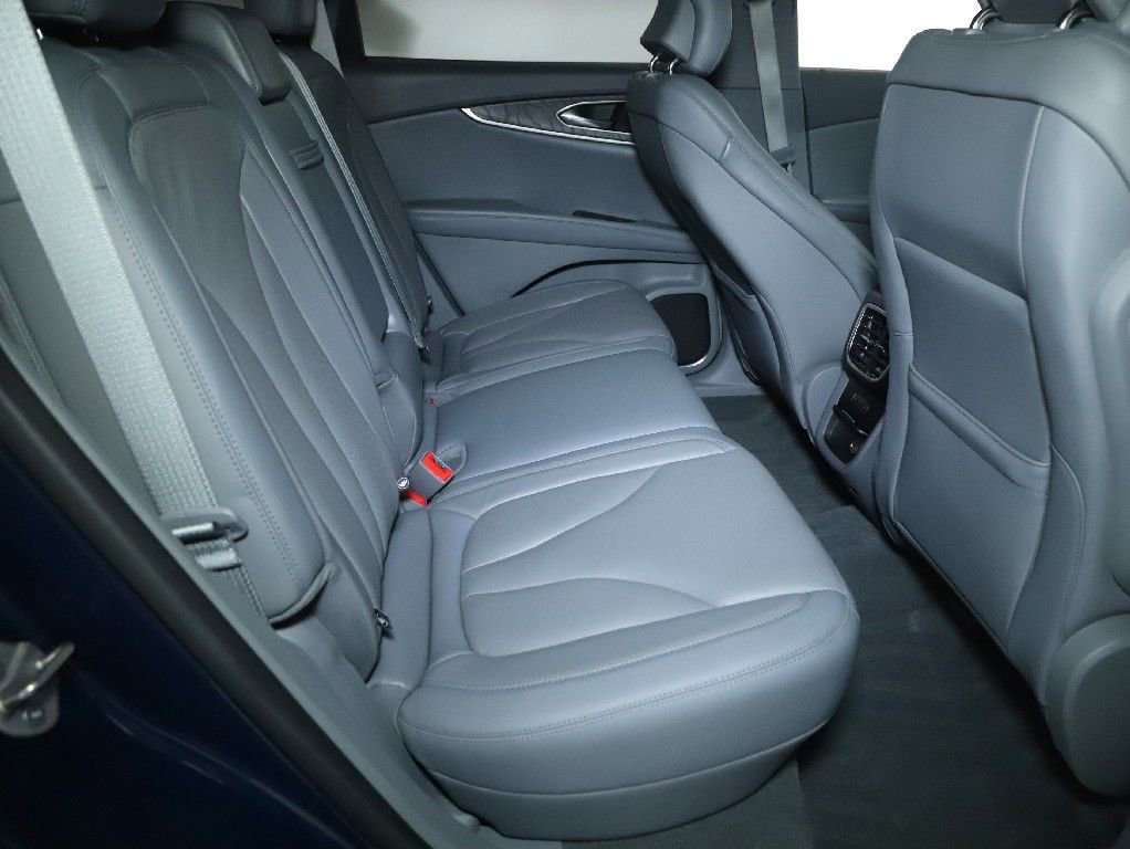 Used 2019 Lincoln Nautilus Reserve w/ Cargo Utility Package AWD/4WD image 33