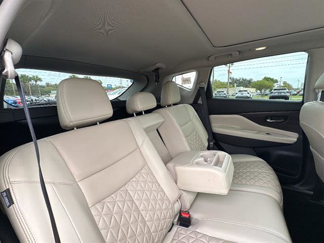 Used 2023 Nissan Murano Platinum w/ Cargo Package FWD image 11