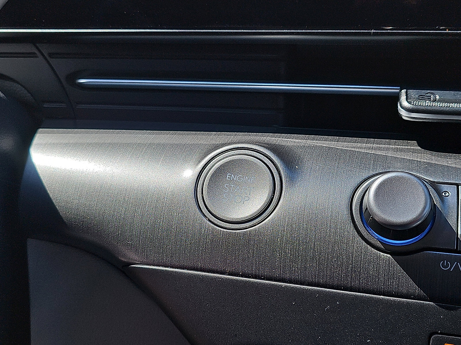 Used 2024 Hyundai Kona SEL image 24