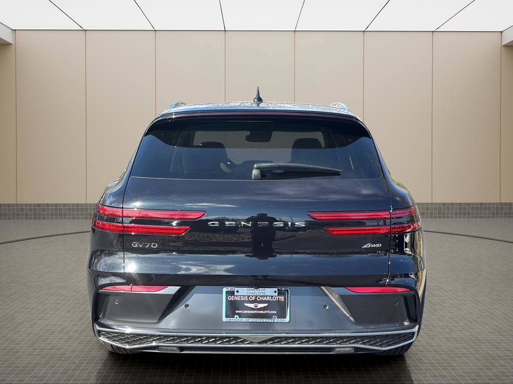 Used 2026 Genesis GV70 2.5T Select image 4