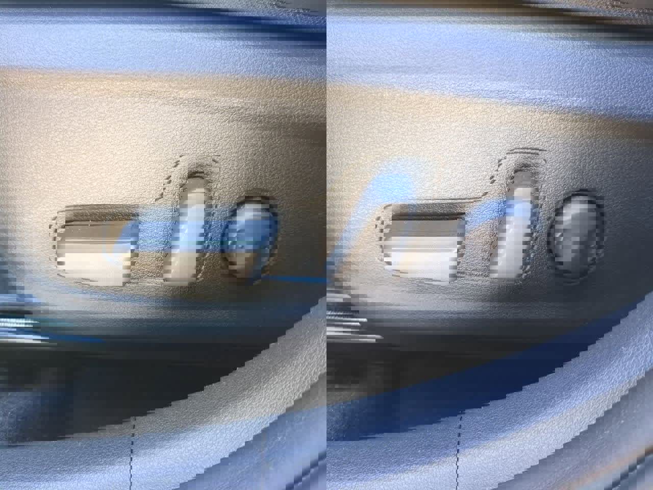 Used 2023 Hyundai Kona Limited w/ Cargo Package image 16