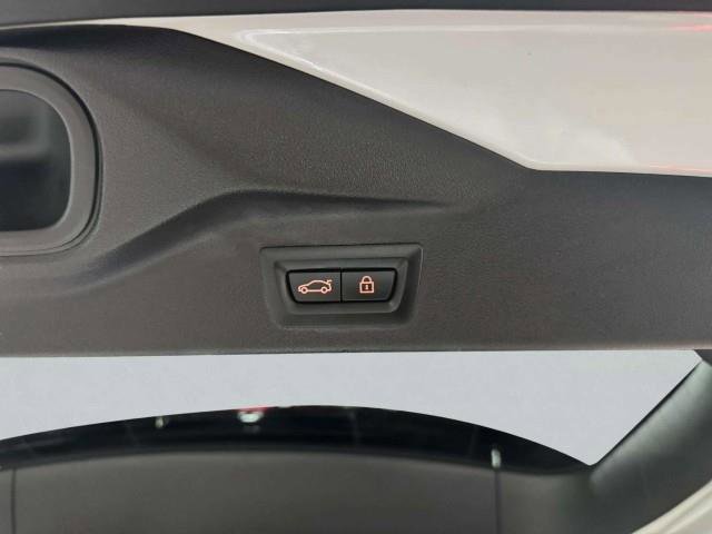 Used 2023 BMW ALPINA XB7 AWD/4WD image 40