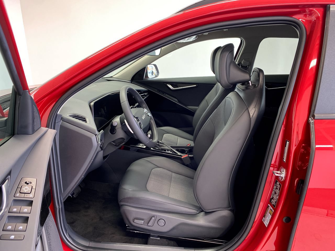 New 2026 Kia Niro EX FWD image 16