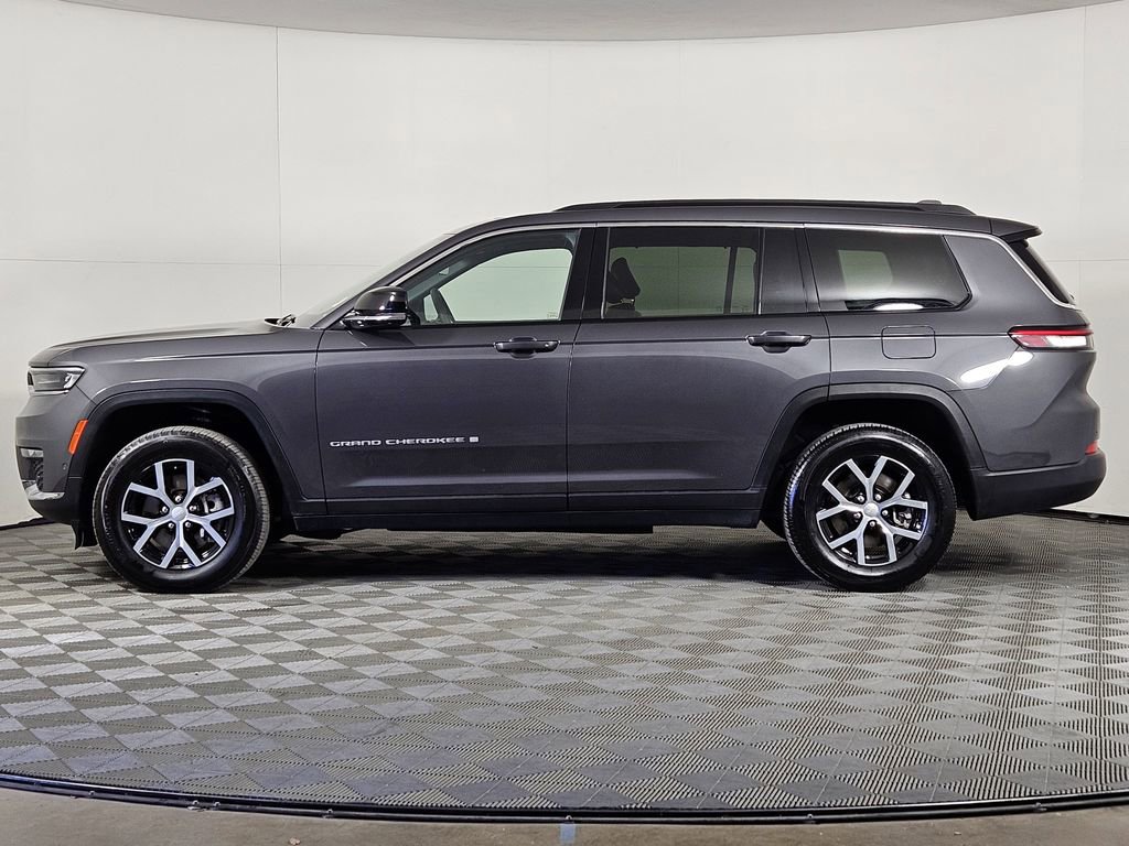 Used 2024 Jeep Grand Cherokee L Limited w/ Luxury Tech Group II image 3