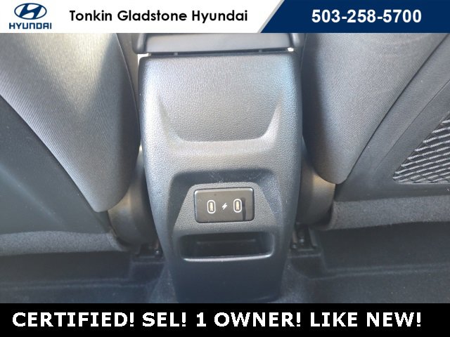 Certified 2025 Hyundai Venue SEL image 28