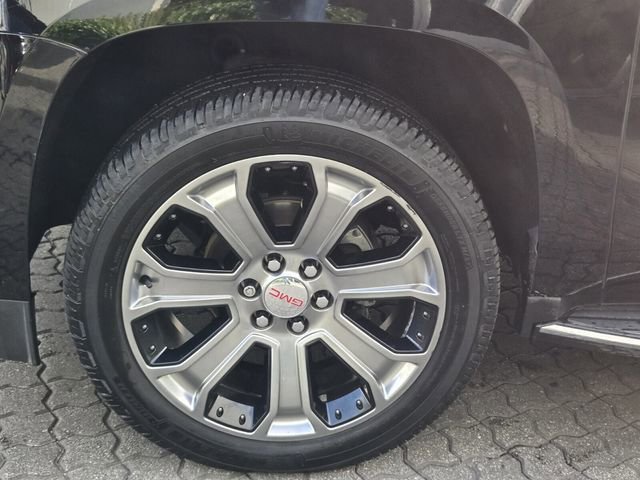 Used 2019 GMC Yukon XL SLT image 11