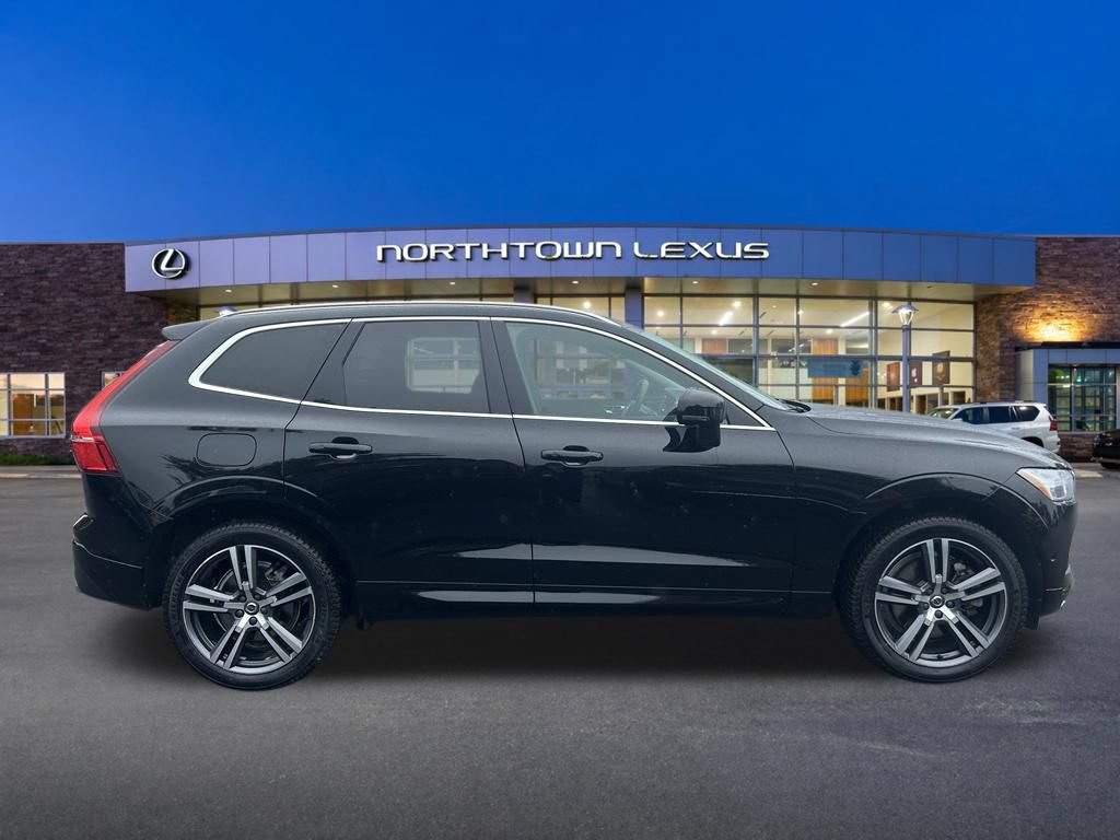 Used 2019 Volvo XC60 T6 Momentum w/ Multimedia Package AWD/4WD image 24