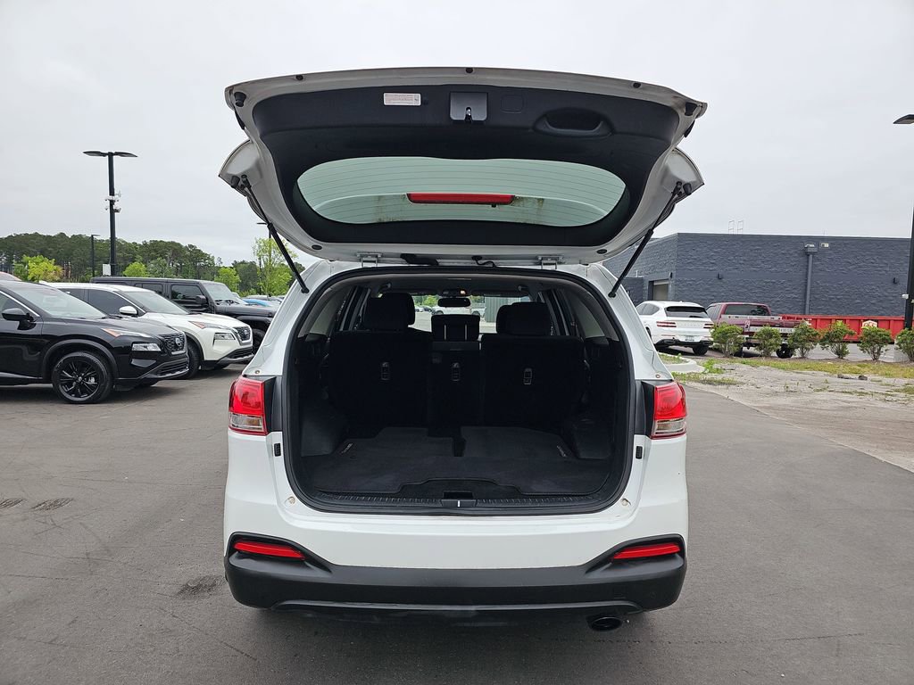 Used 2017 Kia Sorento FWD image 17