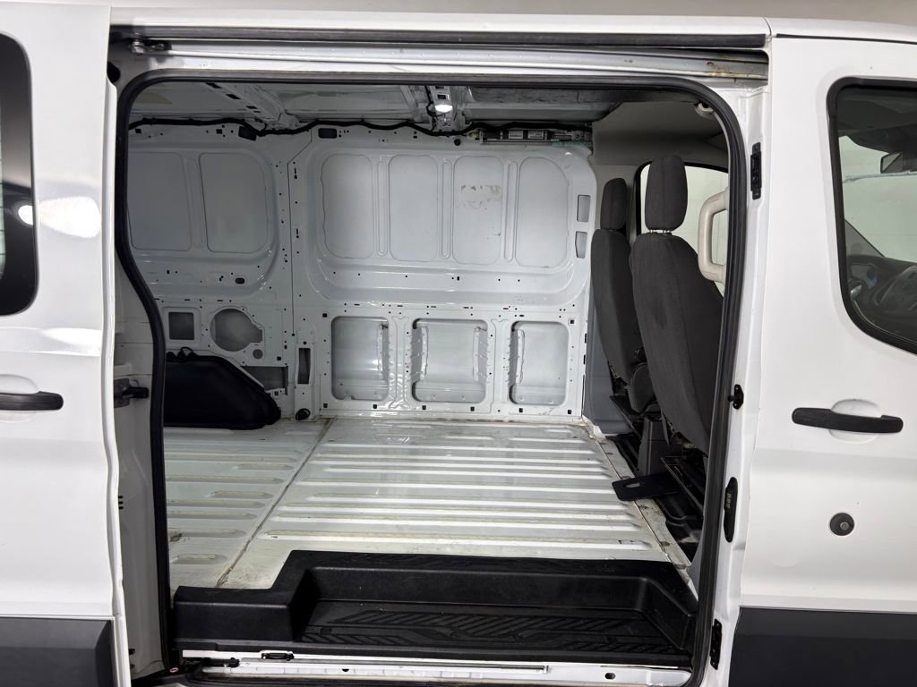 Used 2018 Ford Transit 250 130 Low Roof w/ Exterior Upgrade Package image 26