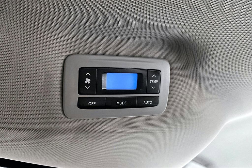 Used 2019 Toyota Sienna L image 11