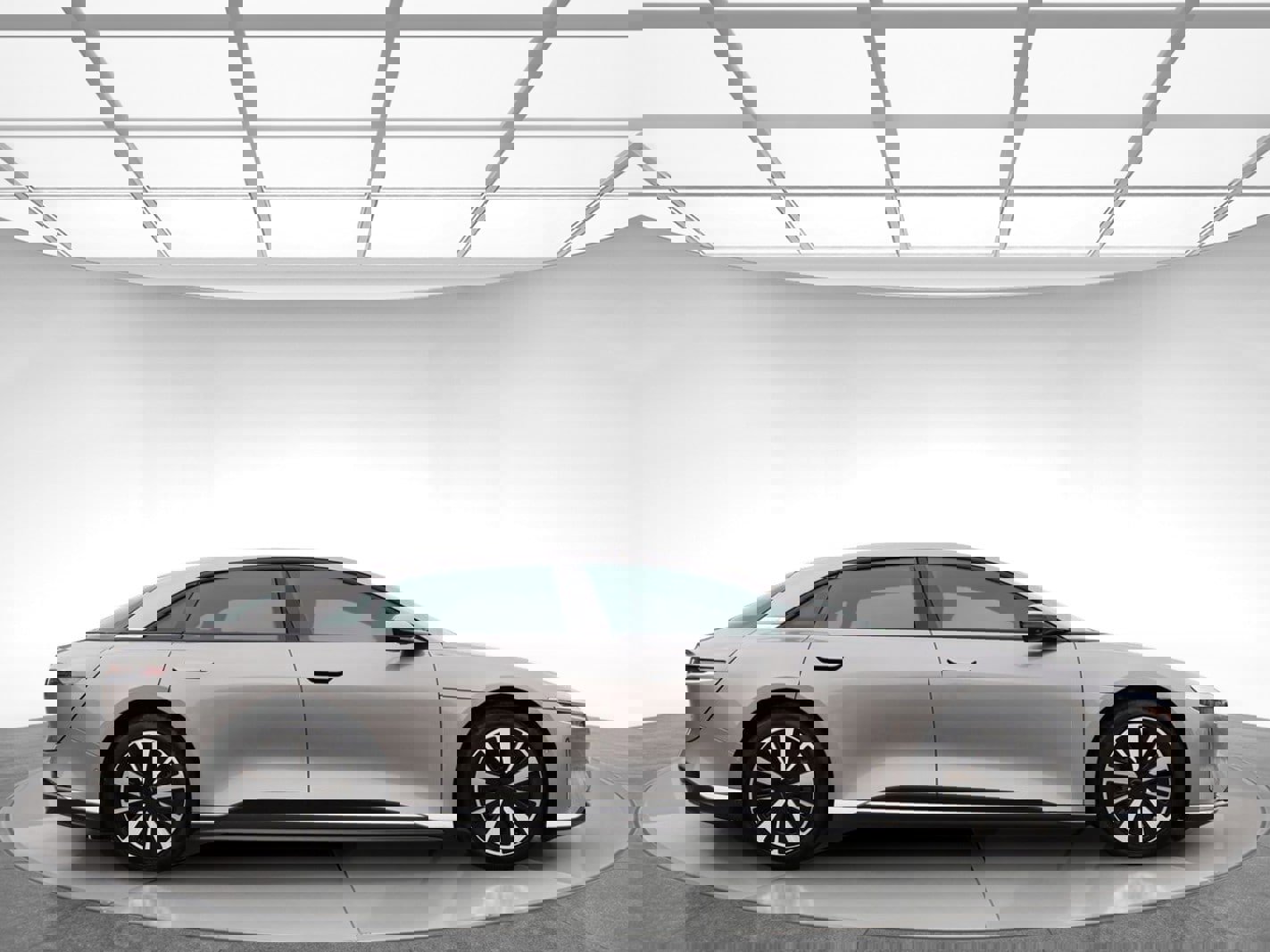 Used 2024 Lucid Air Touring image 4