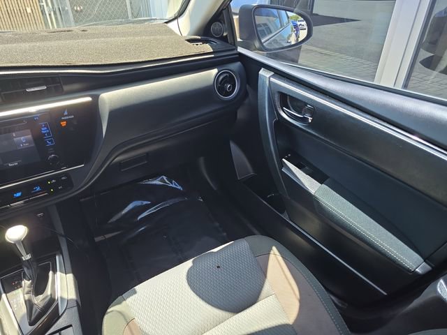 Used 2017 Toyota Corolla LE image 14