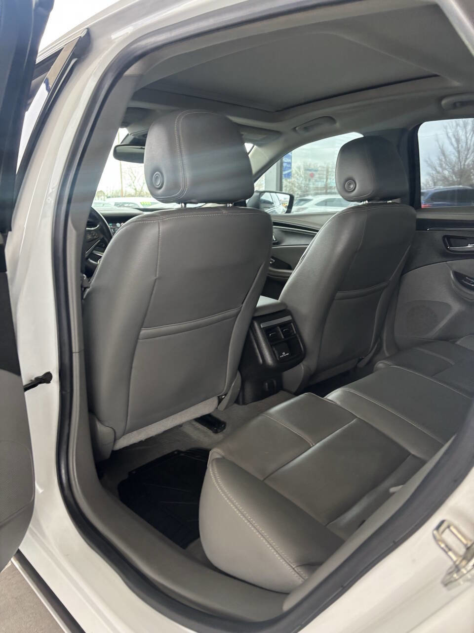 Used 2019 Chevrolet Impala LT image 17