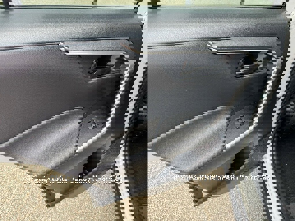 Used 2024 Toyota RAV4 LE image 16