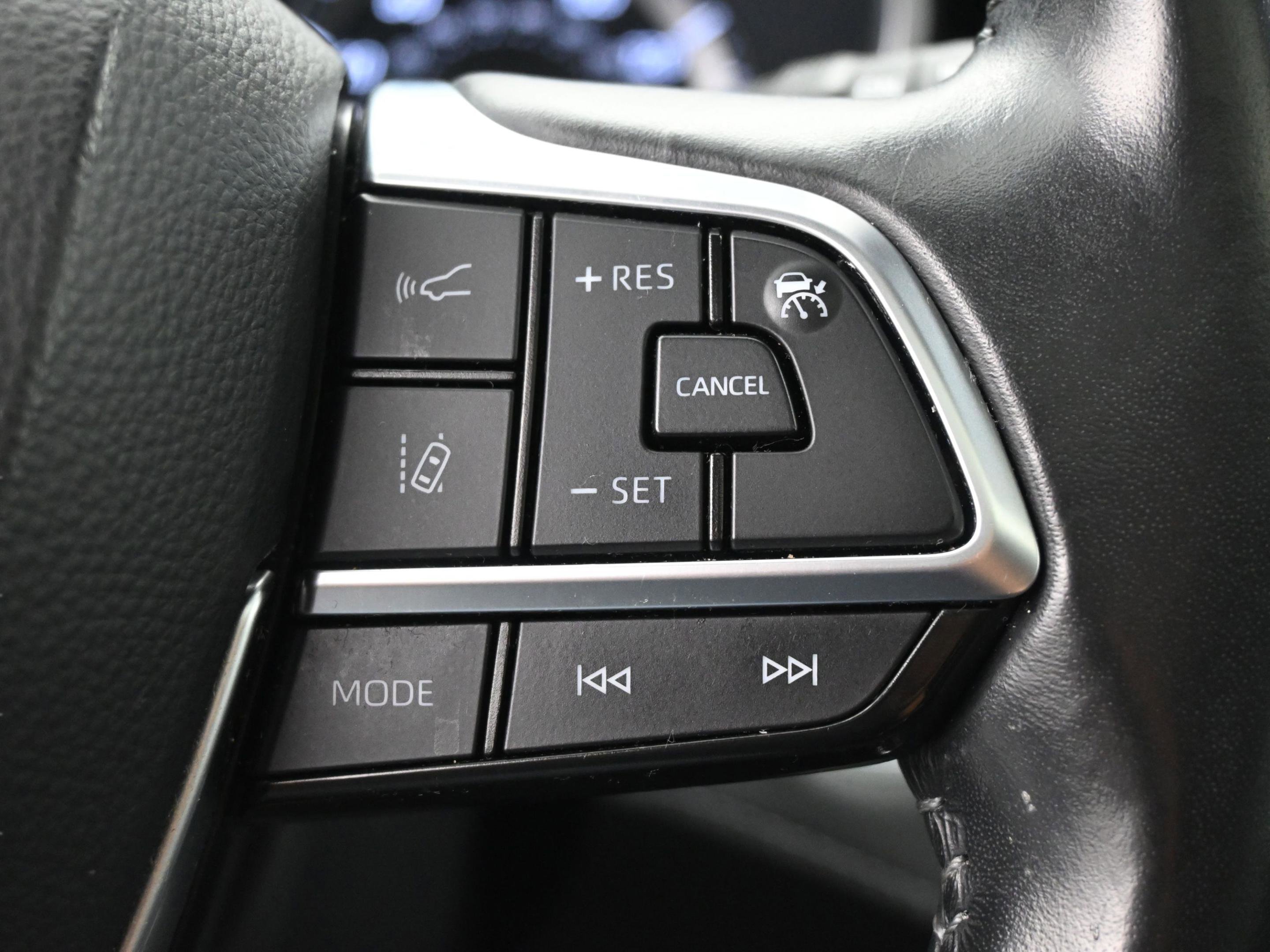 Used 2021 Toyota Highlander XLE image 19