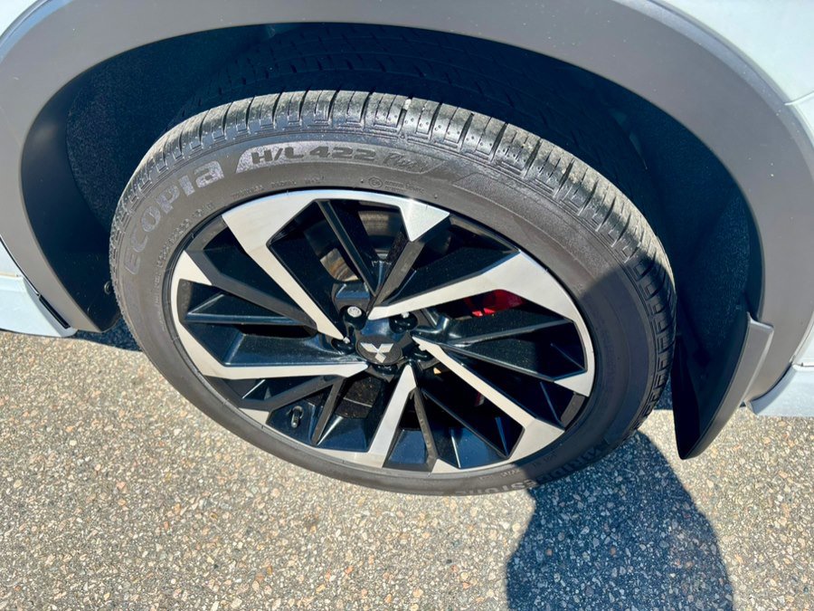 Used 2023 Mitsubishi Outlander SE image 39