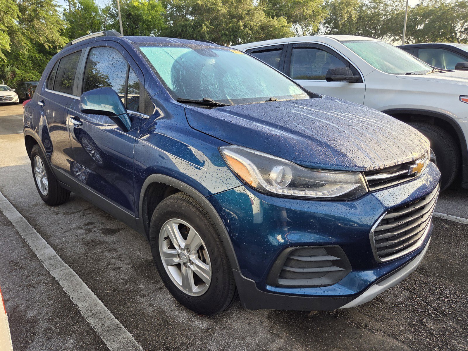 Used 2019 Chevrolet Trax LT w/ Driver Confidence Package FWD image 2