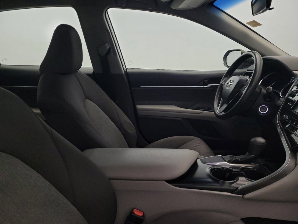 Used 2019 Toyota Camry LE image 21