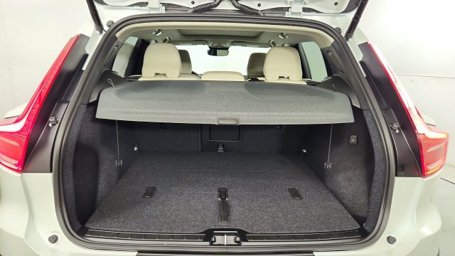 New 2026 Volvo XC40 B5 Plus w/ Protection Package Premier AWD/4WD image 38