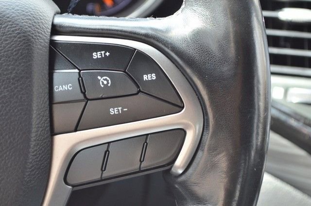 Used 2020 Jeep Grand Cherokee Altitude image 21