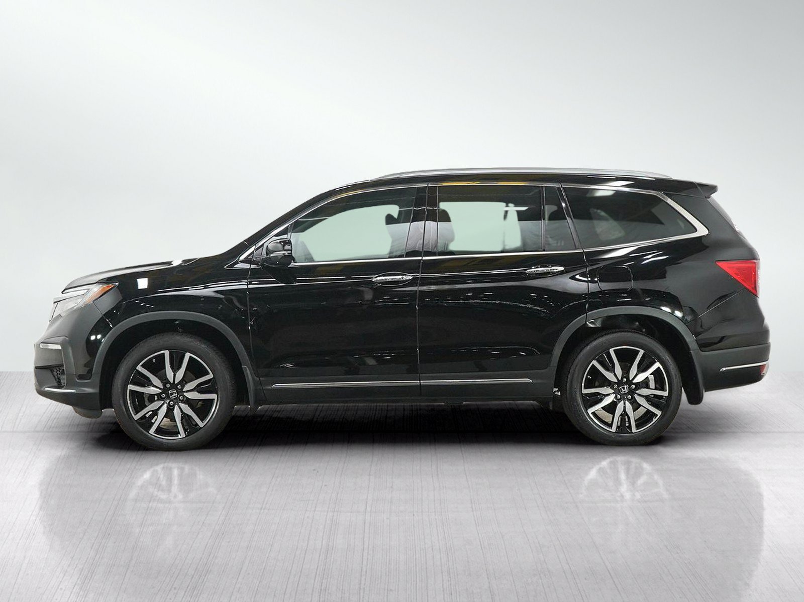 Used 2021 Honda Pilot Touring image 2