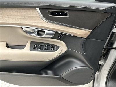 Certified 2025 Volvo XC90 B5 Core w/ Protection Package Premier image 13