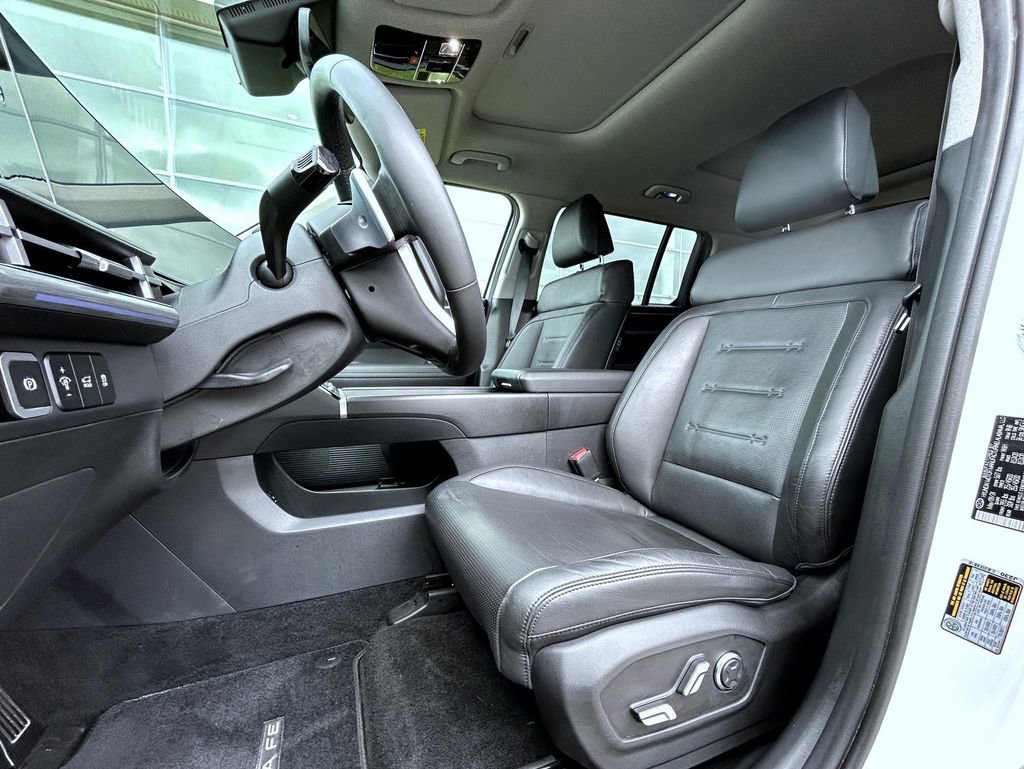 Used 2024 Hyundai Santa Fe Limited AWD/4WD image 11