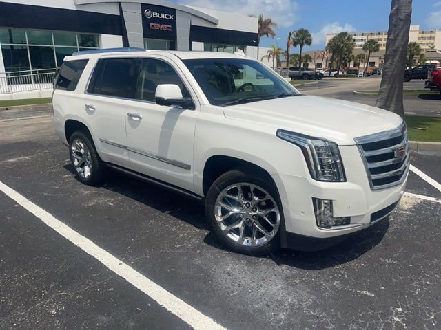 Used 2019 Cadillac Escalade Premium Luxury AWD/4WD image 5