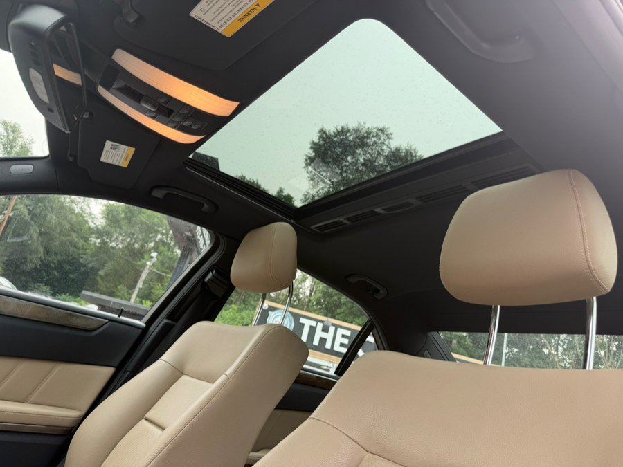 Used 2010 Mercedes-Benz E 350 4MATIC Sedan image 24