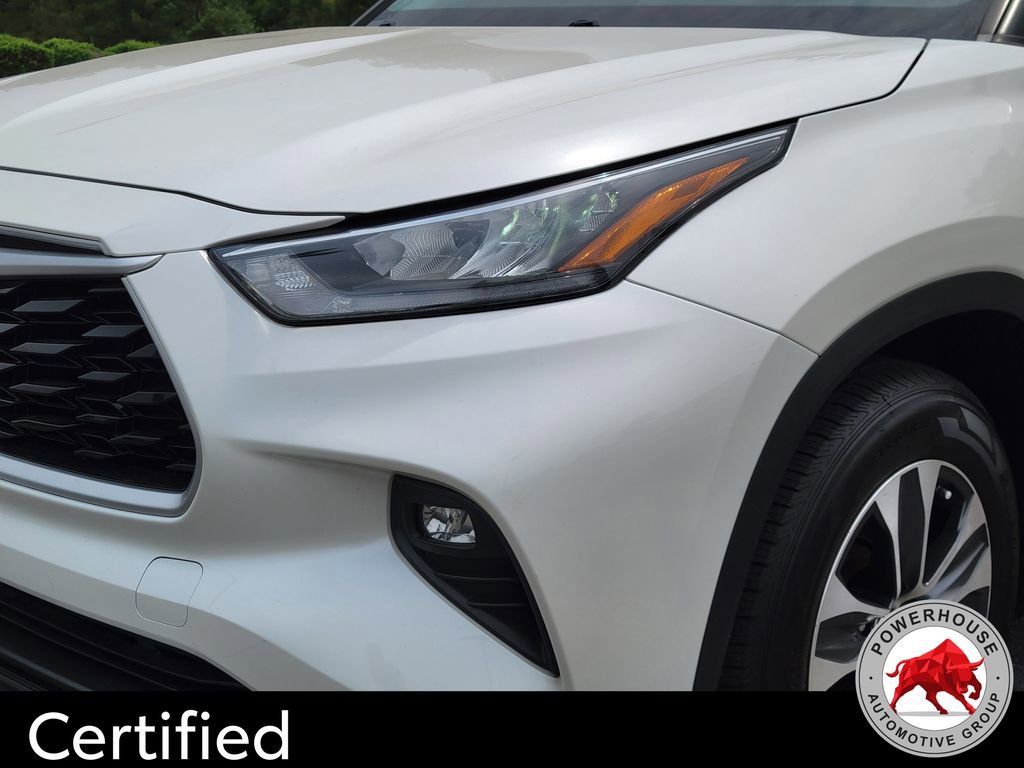 Used 2020 Toyota Highlander XLE FWD image 11