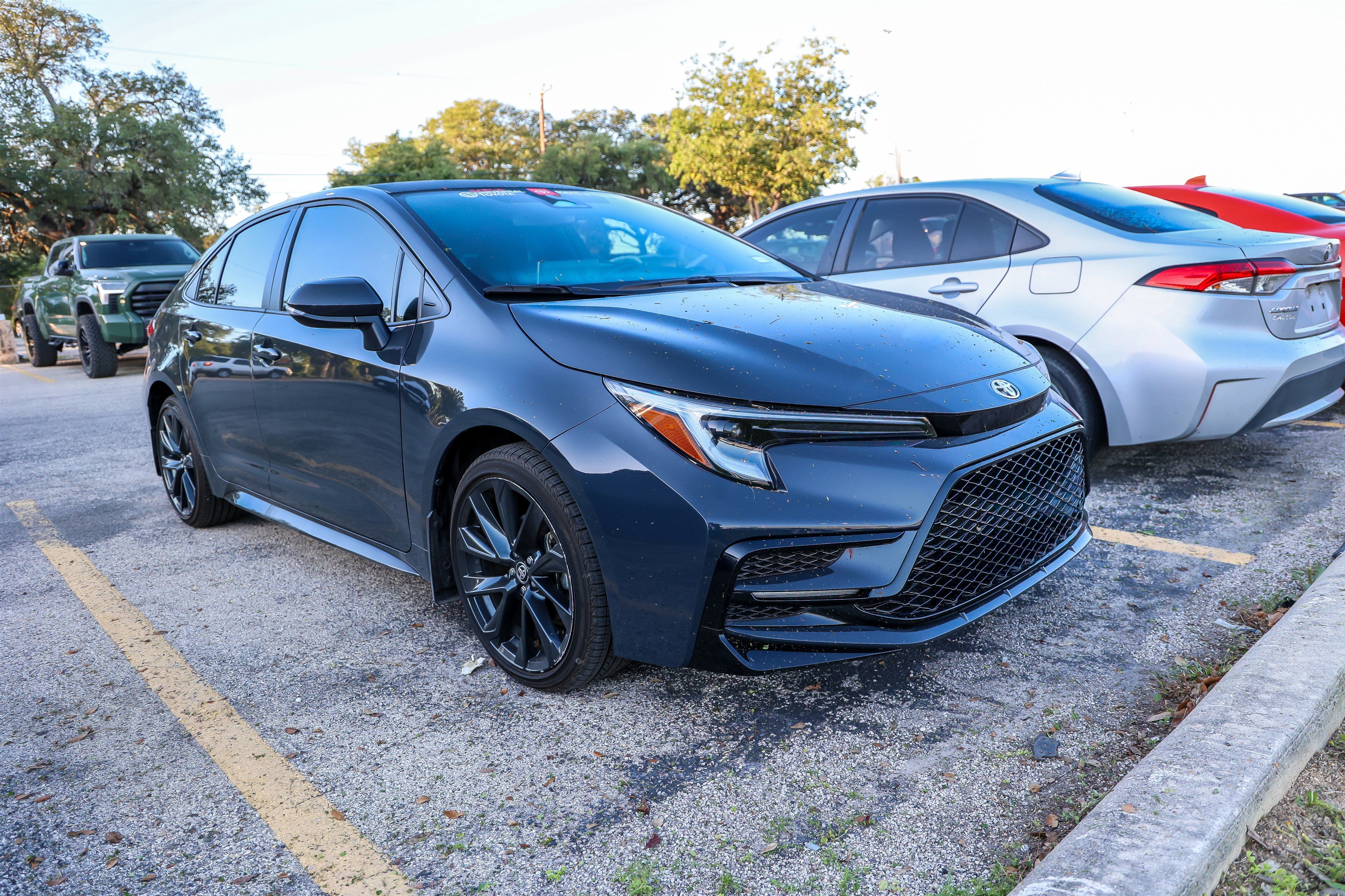 Used 2026 Toyota Corolla SE w/ SE Premium Package FWD image 6
