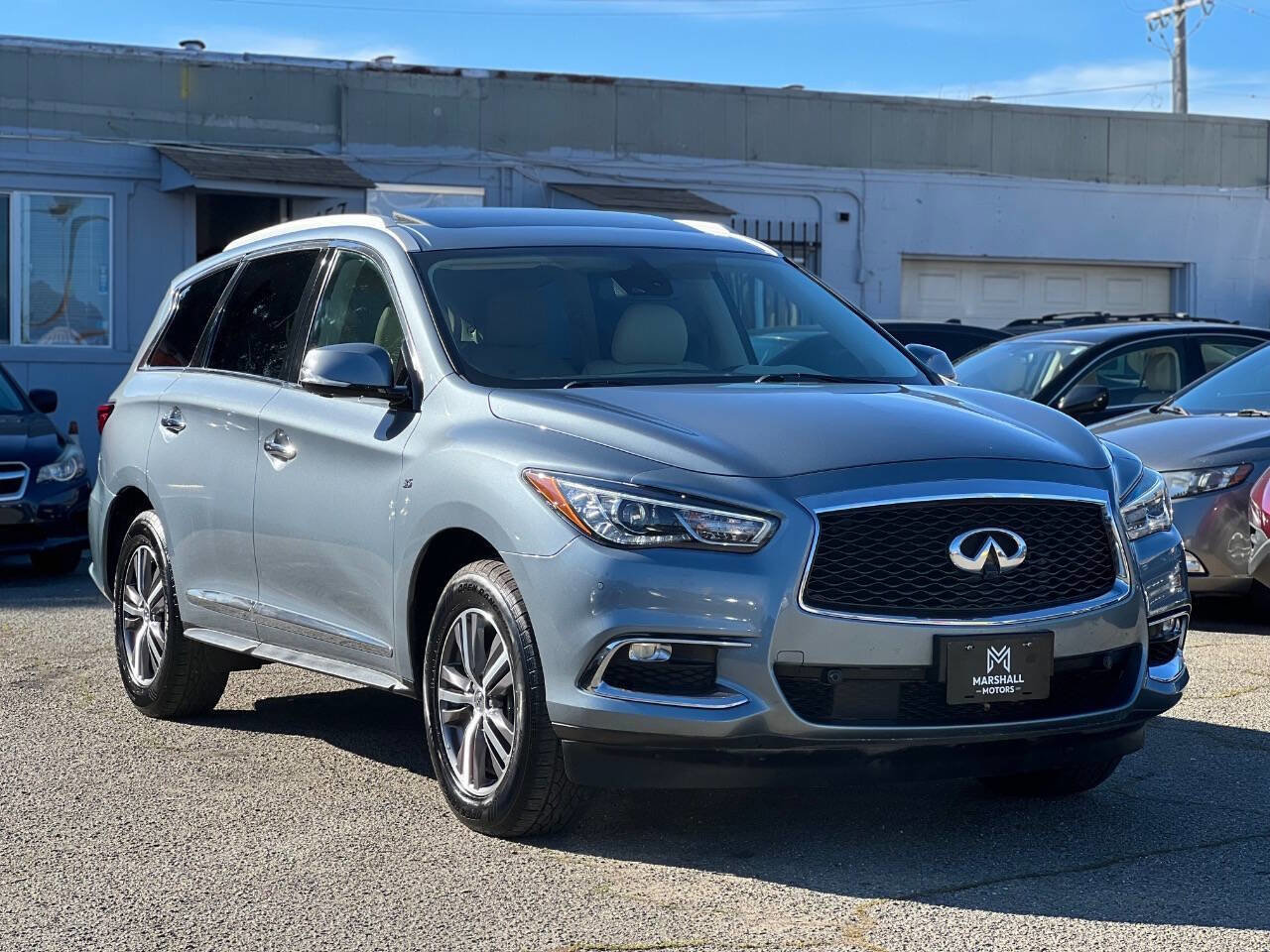 Used 2019 INFINITI QX60 Luxe w/ Essential Package