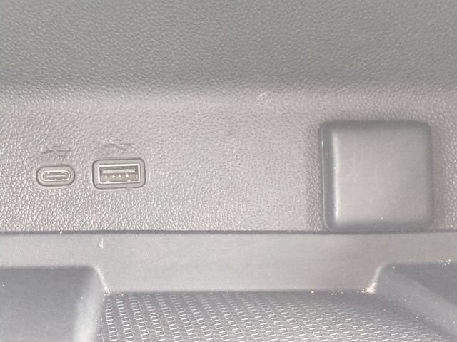 Used 2025 Chevrolet Traverse LT FWD image 27