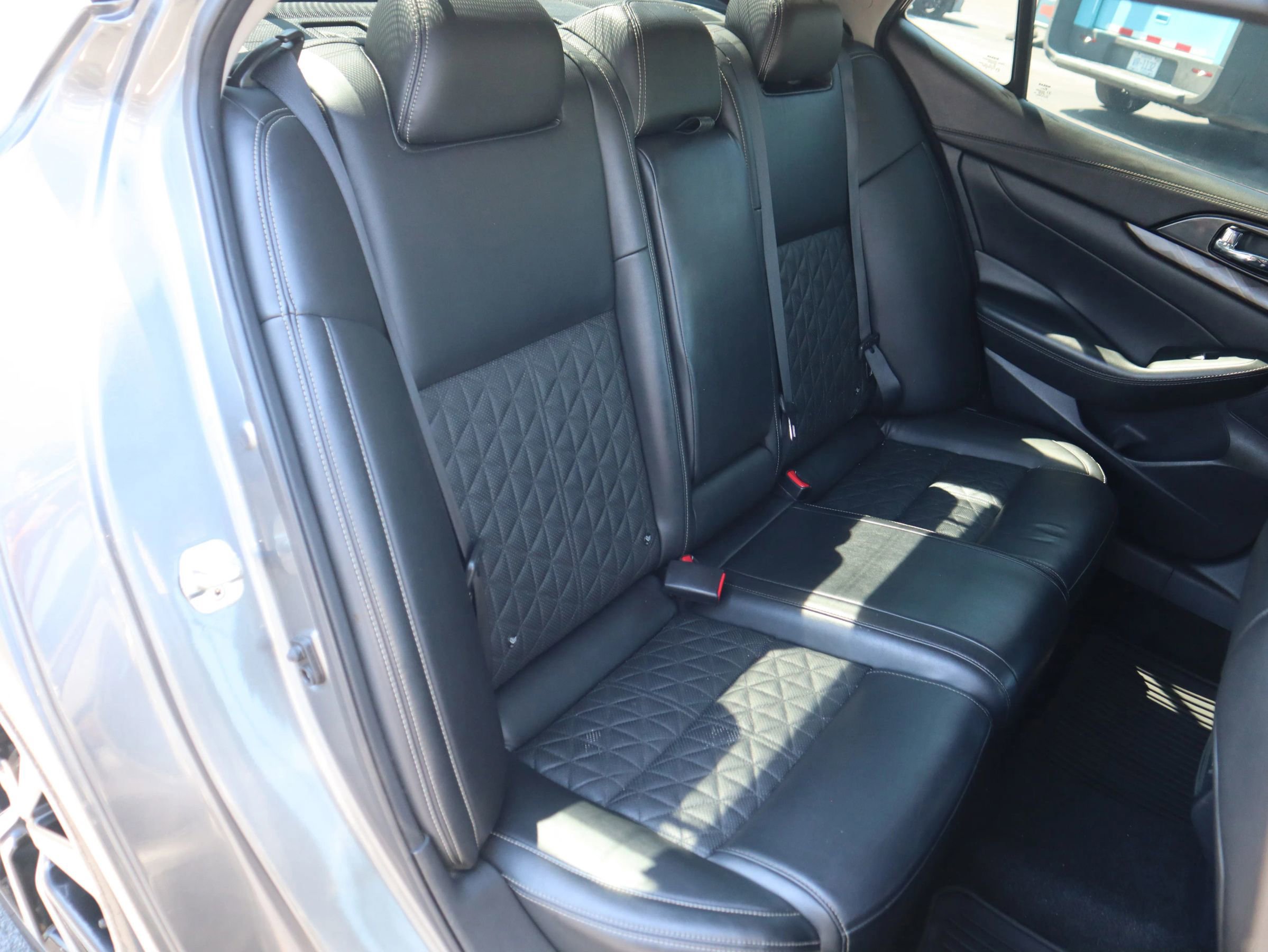 Used 2018 Nissan Maxima Platinum FWD image 4