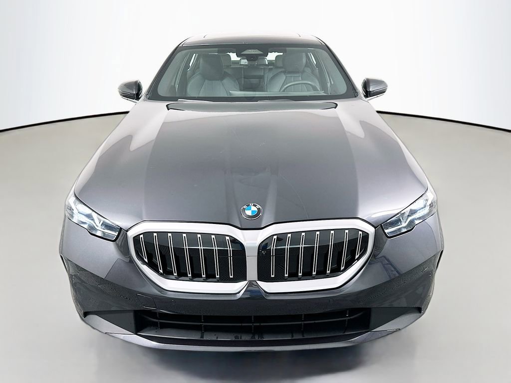 Used 2025 BMW 530i 530i w/ Premium Package image 2