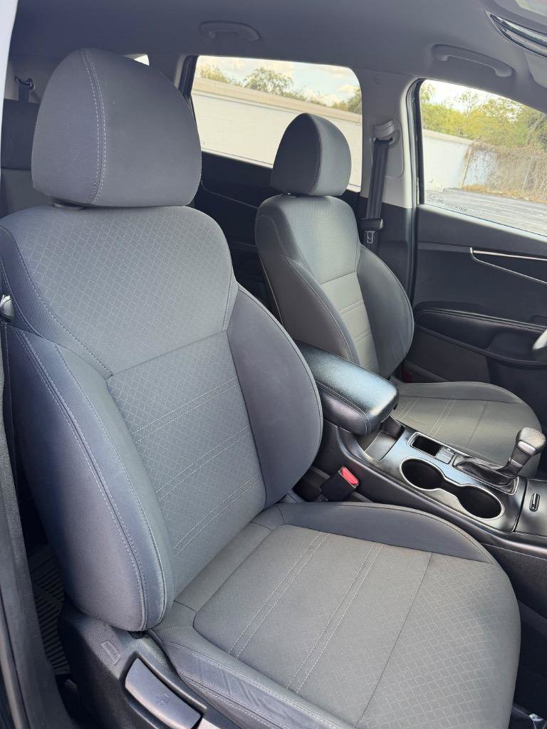 Used 2020 Kia Sorento LX FWD image 48