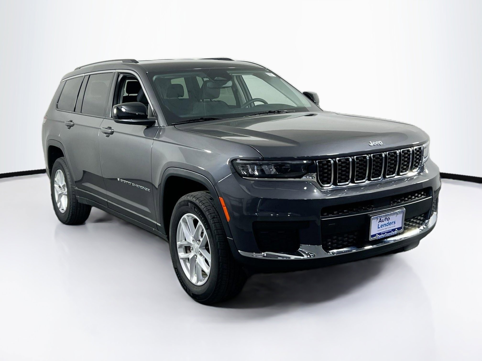 Used 2023 Jeep Grand Cherokee L Laredo AWD/4WD image 3