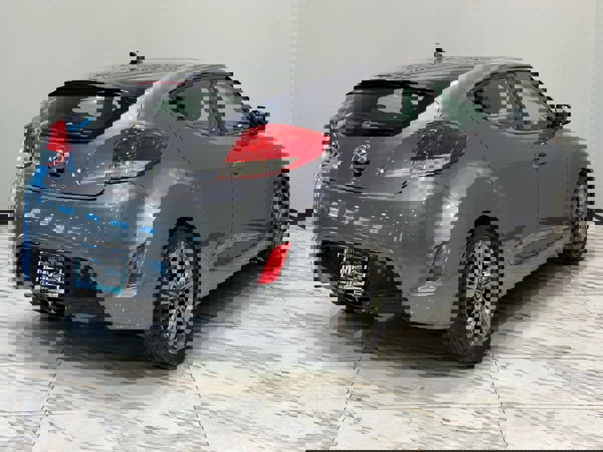 Used 2016 Hyundai Veloster w/ Option Group 02 image 7