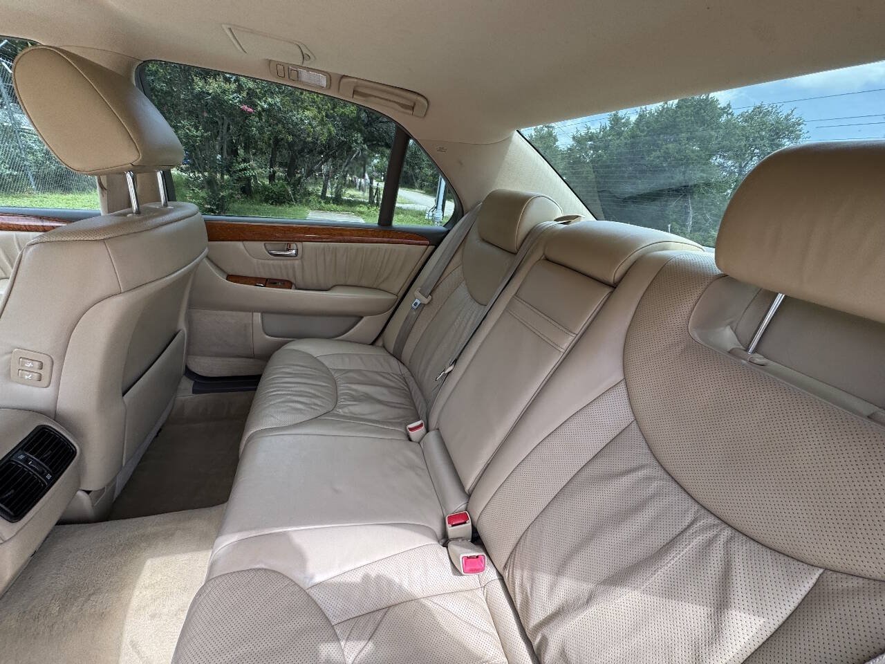 Used 2004 Lexus LS 430 RWD image 29