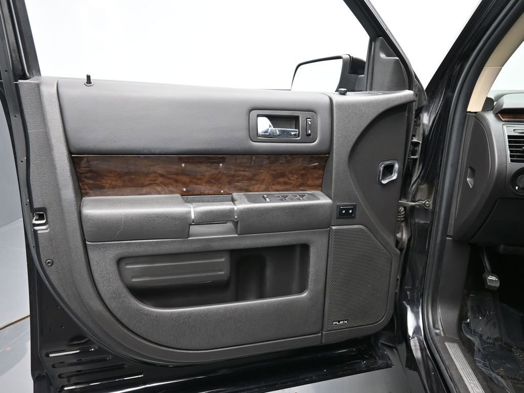 Used 2019 Ford Flex Limited AWD/4WD image 16
