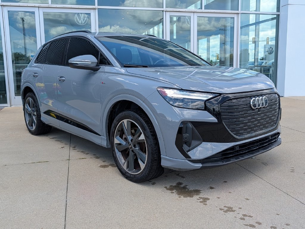 Used 2023 Audi Q4 e-tron Premium Plus w/ Premium Plus AWD/4WD image 2