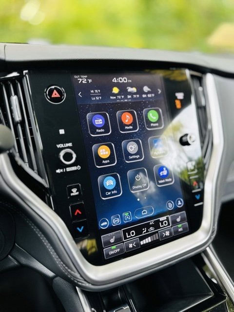 Used 2025 Subaru Outback Premium image 12