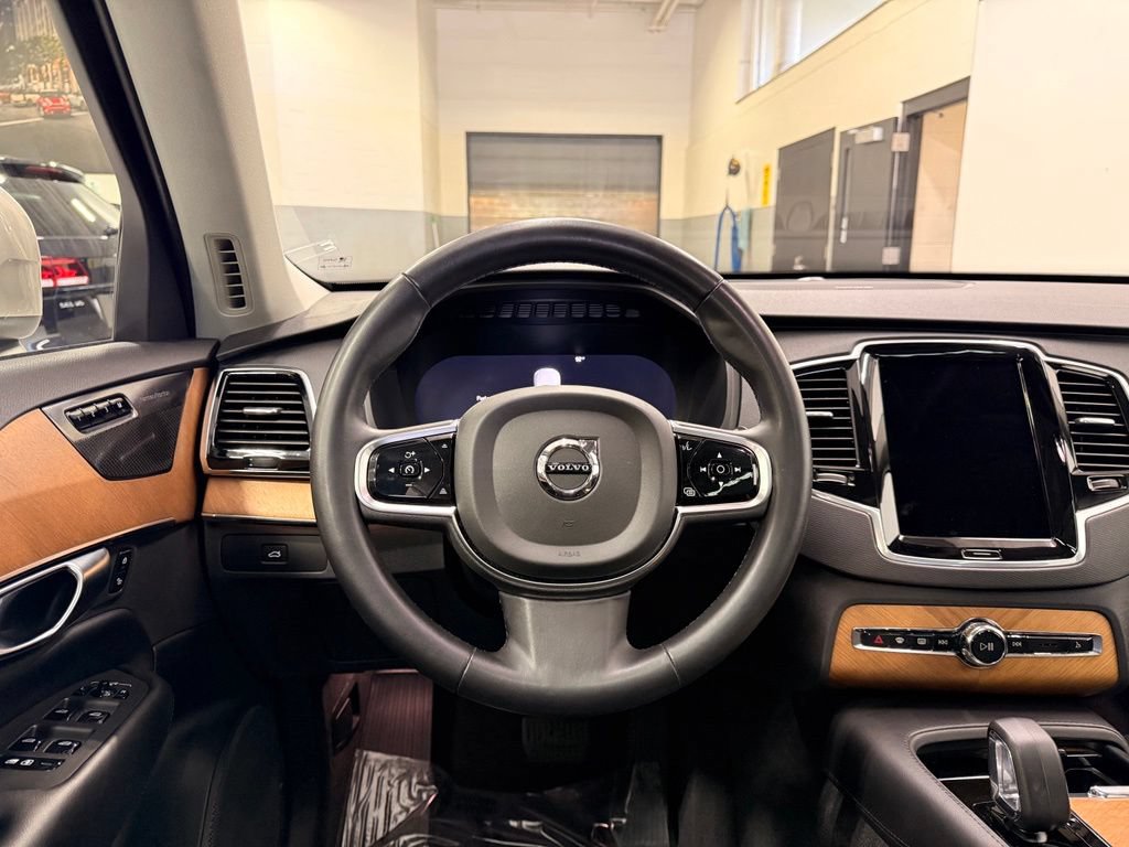Used 2023 Volvo XC90 B6 Plus AWD/4WD image 23