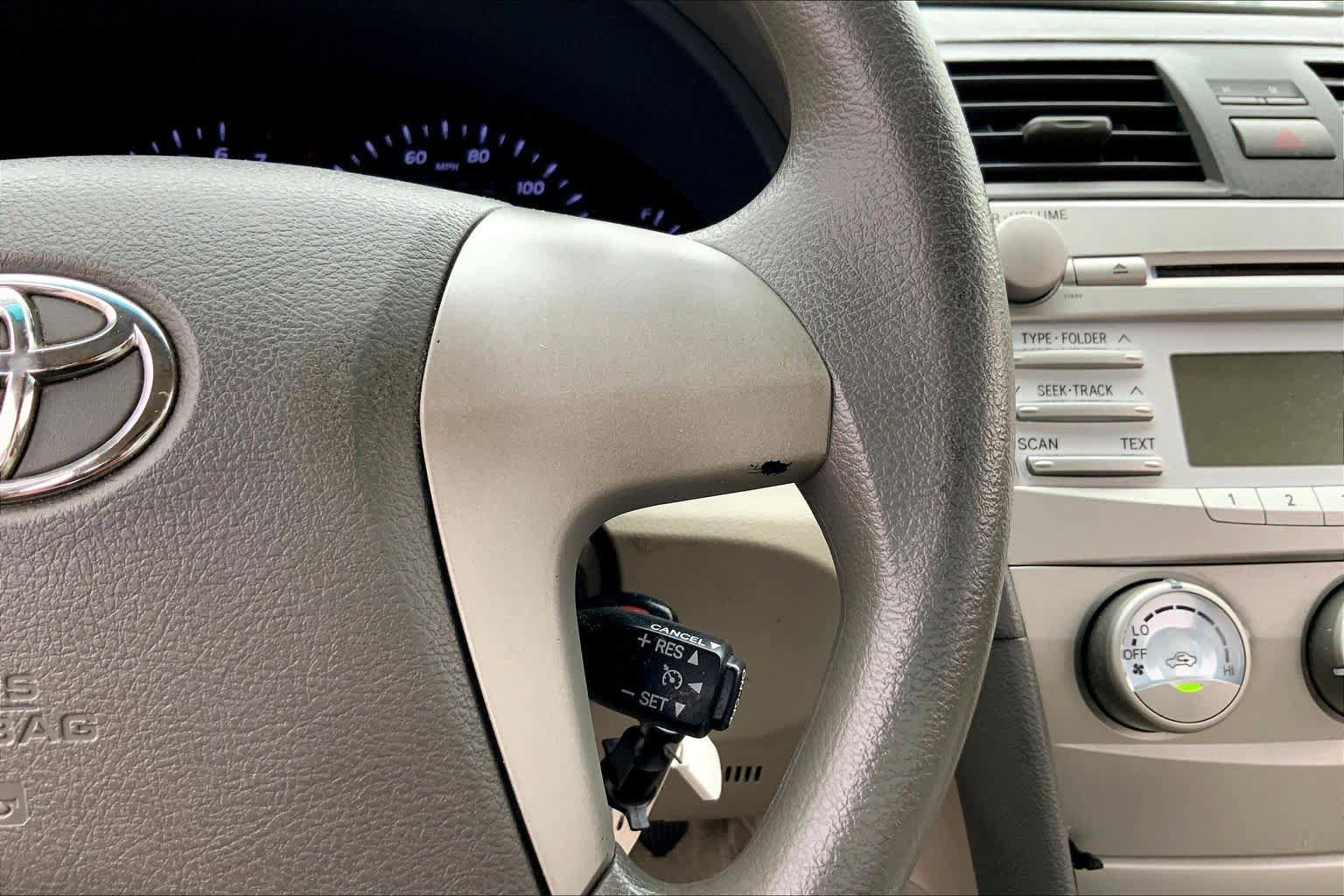 Used 2011 Toyota Camry LE FWD image 23