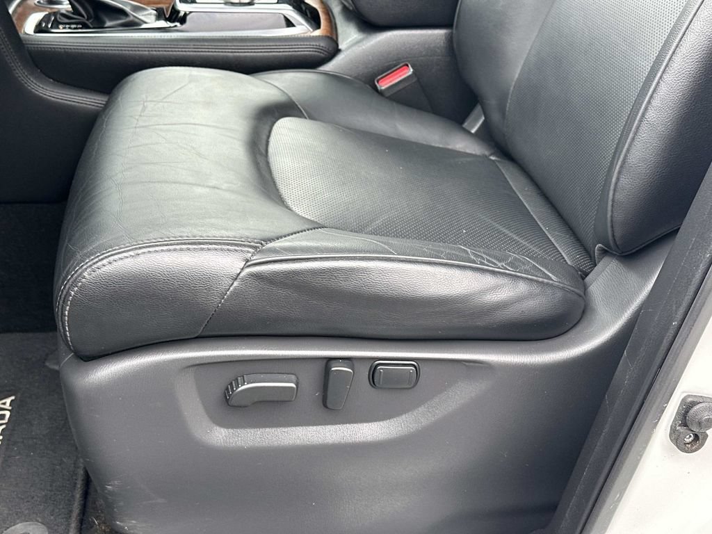 Used 2024 Nissan Armada SL w/ Captain's Chairs Package AWD/4WD image 18