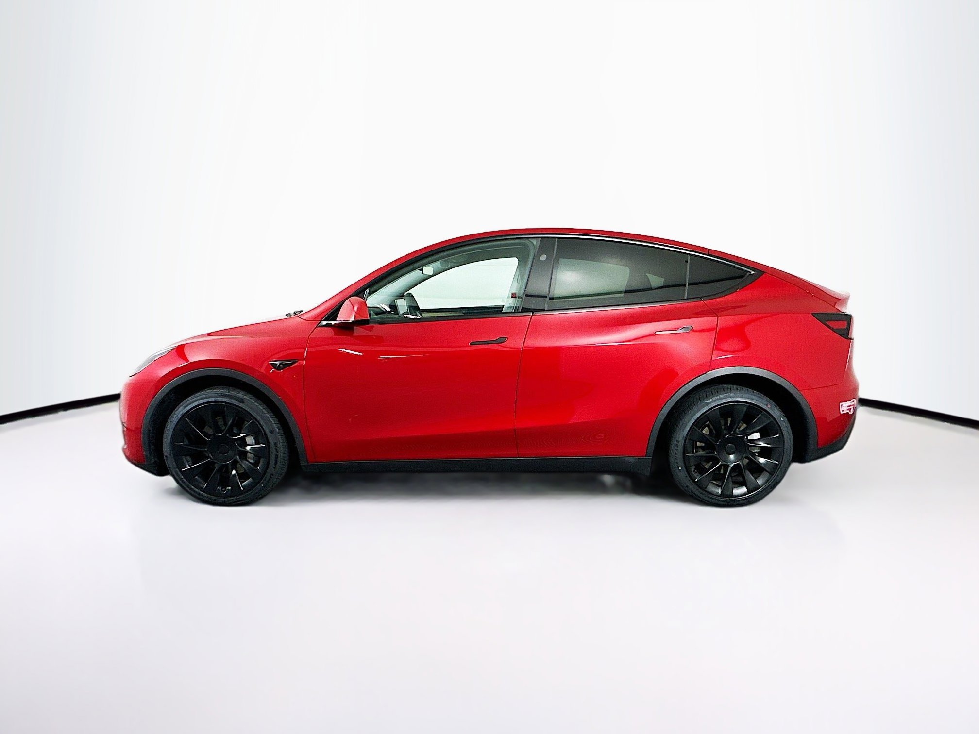 Used 2024 Tesla Model Y Long Range AWD/4WD image 4