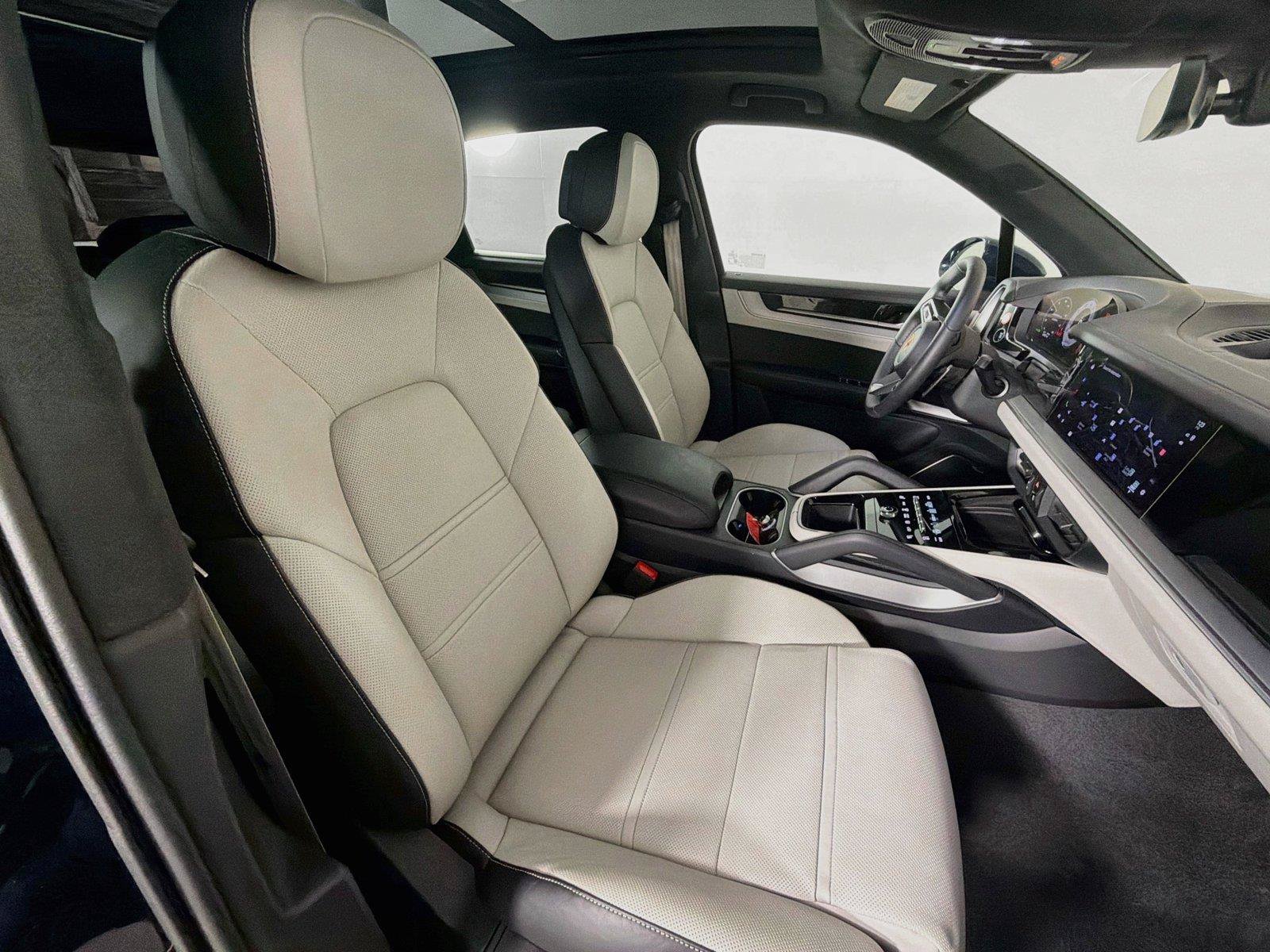 Certified 2026 Porsche Cayenne GTS w/ Premium Package Plus AWD/4WD image 28